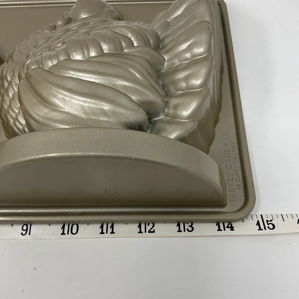 Nordic Ware Turkey Cake Pan 3D 10 Cup Cast Aluminum Thanksgiving USA